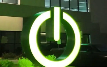 Schneider Electric เปิดตัวผลิตภัณฑ์ใหม่สำหรับผู้รับเหมาไฟฟ้าและแบ่งปันข้อมูลเชิงลึกเกี่ยวกับการเปลี่ยนแปลงกฎระเบียบ NEC ปี 2026 ในงาน NECA 2025